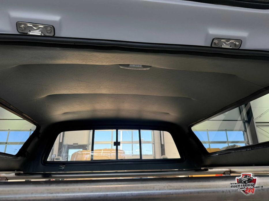 Zabudowa paki Hardtop Isuzu D-Max 2020+ Szyby uchylne