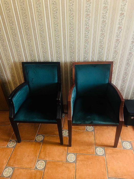 Zestaw mebli biurowych / gabinetowych – komplet |