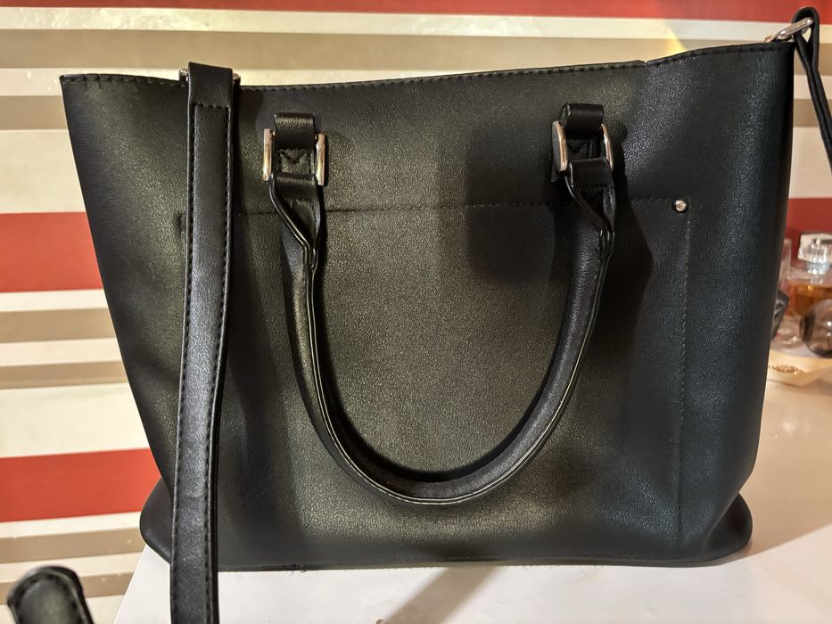 czarna torebka Mohito