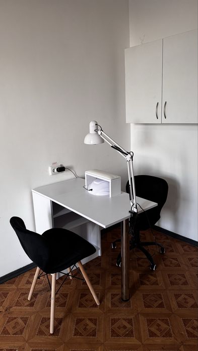 меблі салону стіл