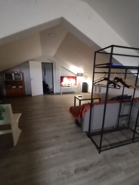 Alugo quarto a estudantes