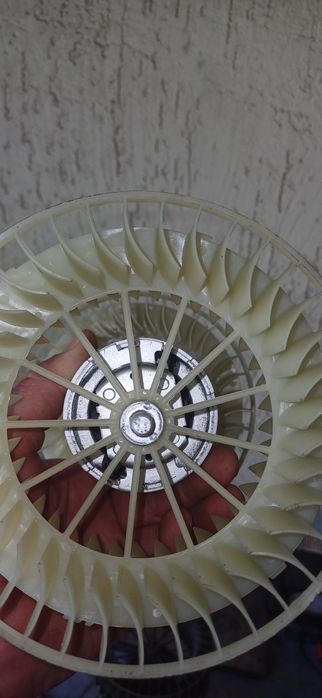 Мерседес Розборка 190 124 202 210 211 212 Радіатор разборка