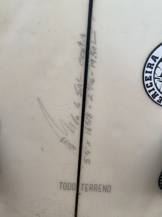 Prancha de surf da Mica Surfboards