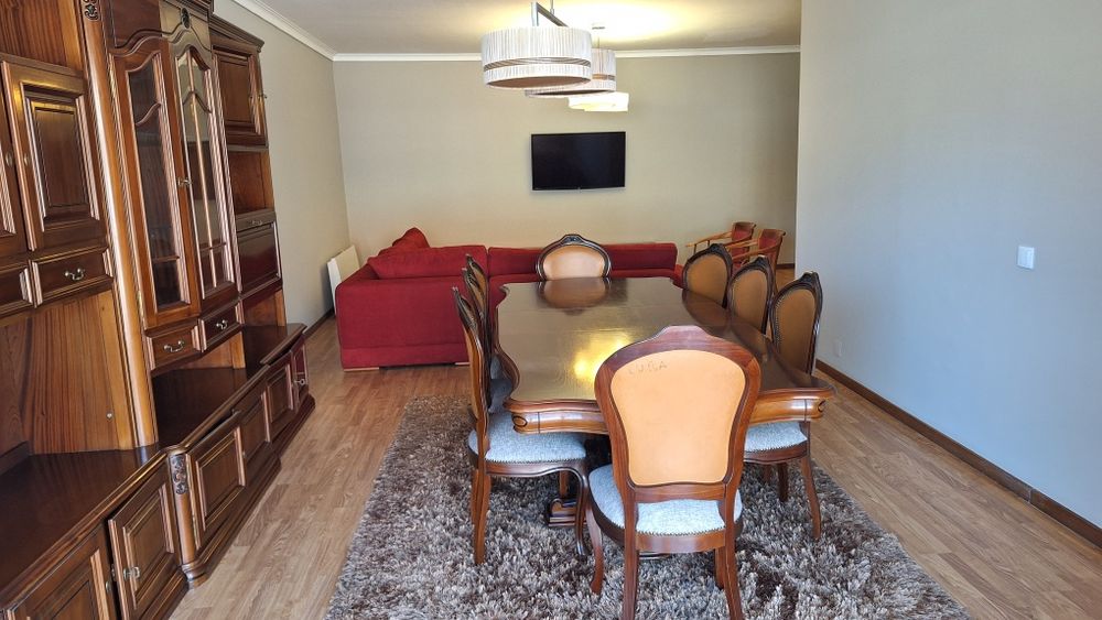 Apartamento T4 - Centro de Gaia 
- 4 Quartos - 1 Suite -