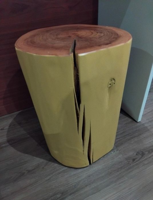 Mesa de apoio - tronco em madeira lacada