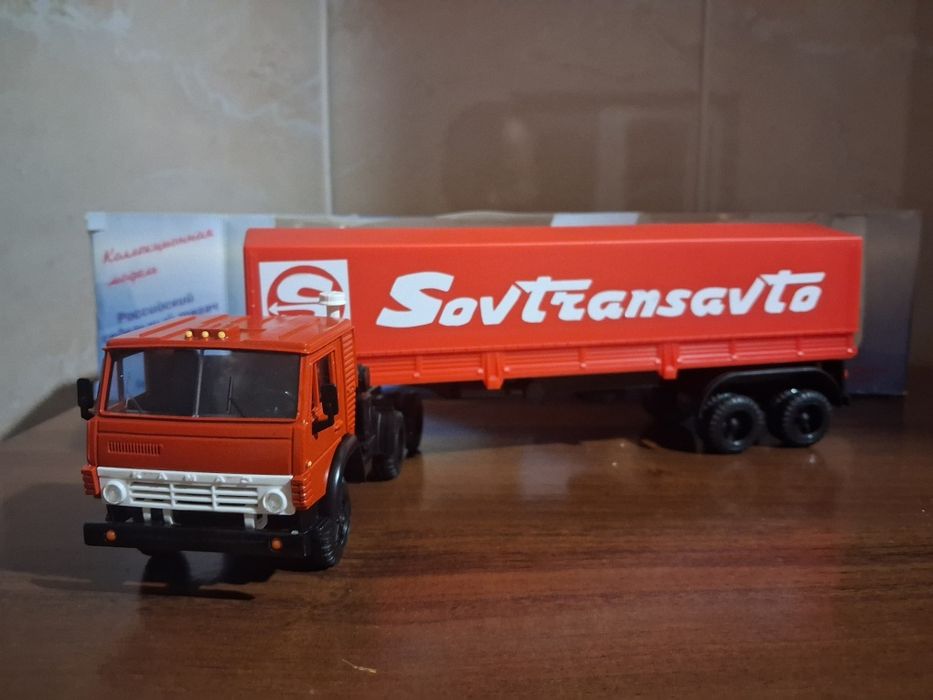 Камаз 5410 с п/п и тентом.Новый,целый.1/43