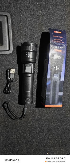 Продам Фонарик L 39