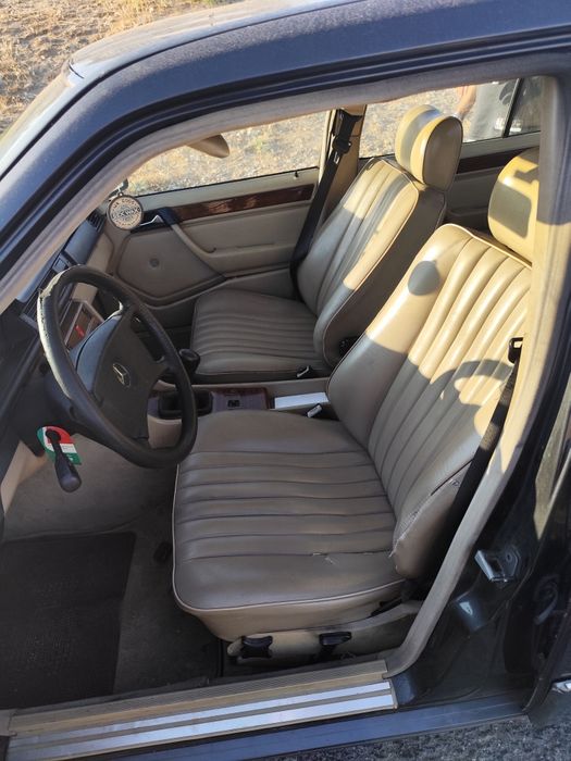 Mercedes W124 200D