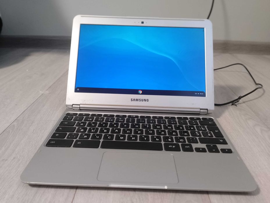 Хромбук Samsung XE303C12