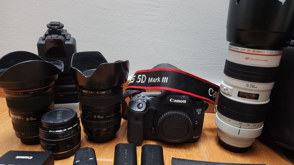 Vendo Canon 5D mk3 com lentes e acessórios