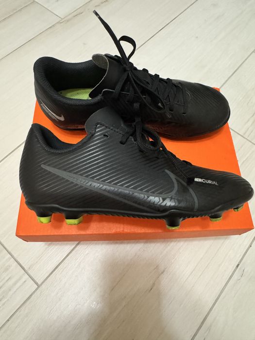 Футбольні бутси Nike
