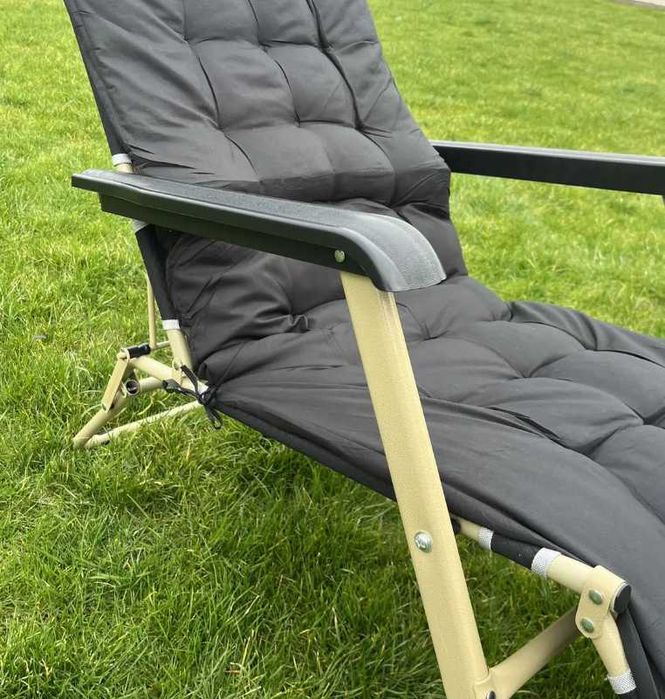 шезлонг з подушкою та матрасом кресло-шезлонг лежак садовий