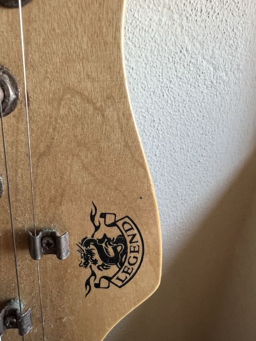 Guitarra elétrica+ amplificador + suporte