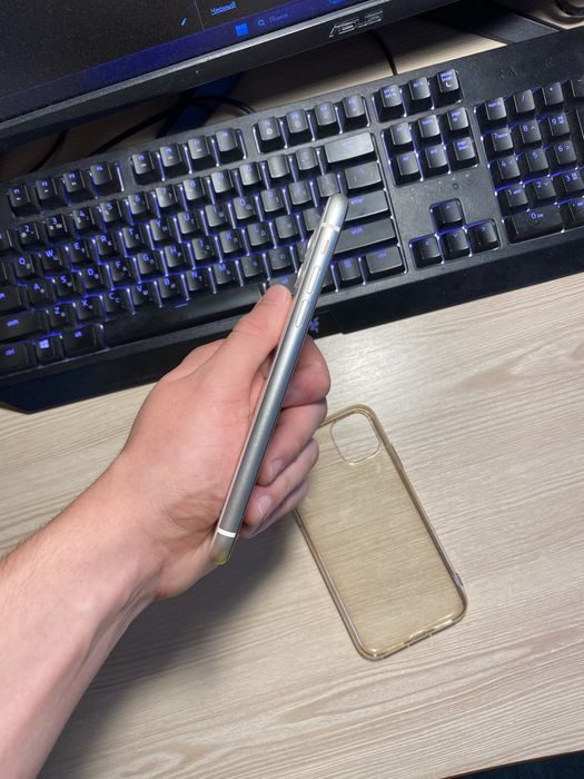 Айфон 11 iPhone 11 128гб чудовий стан