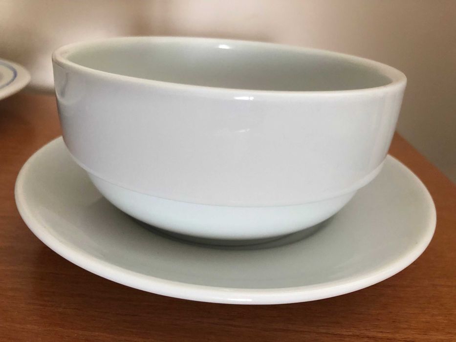 Tigela grande e pires brancos da Vista Alegre Luna