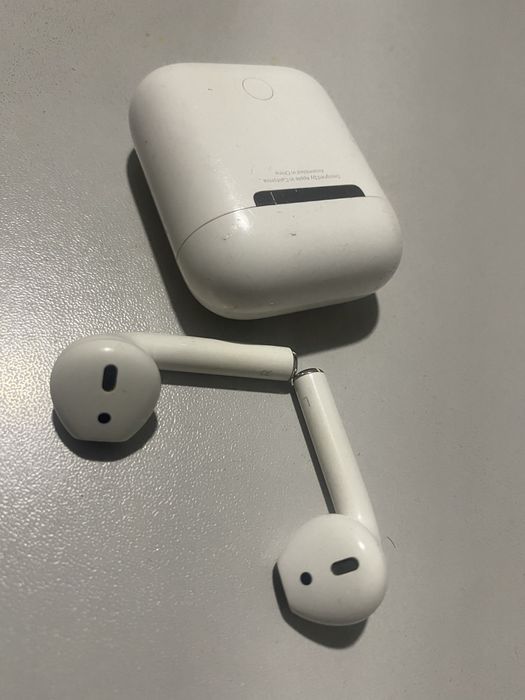 AirPods 2031. Друге покоління.