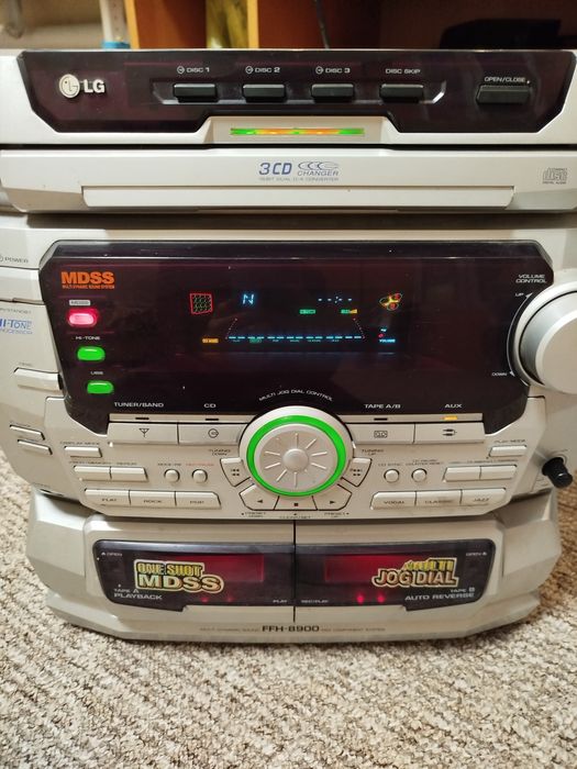 Музыкальный центр LG FFH-5500AX с  родними колонками!