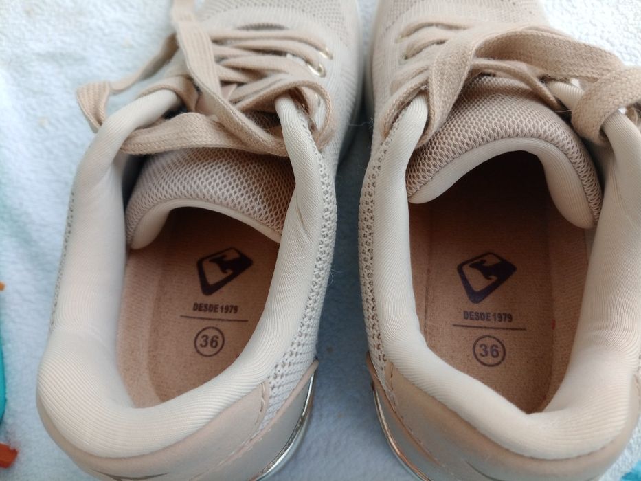 Sapatilhas cor bege muito bom estado  tamanho 36