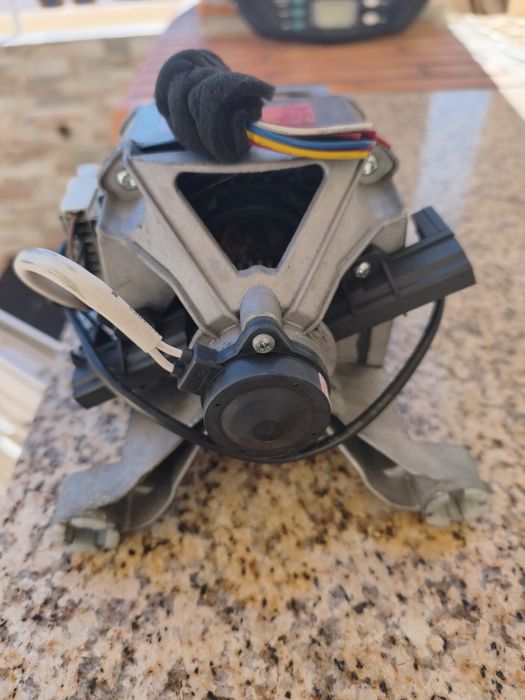 Motor de maquina de Lavar Roupa whirlpoolde 9kg