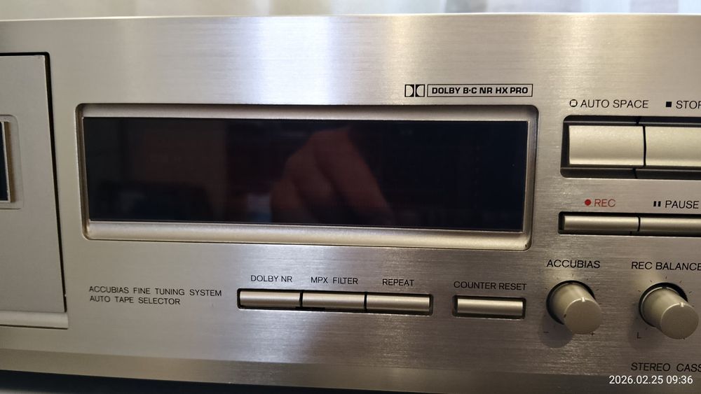 Продам касетну деку Onkyo TA-6211