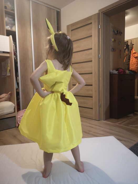 Stroj Pikachu dla dziewczynki 116