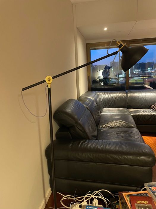 Candeeiro de Pé Articulado IKEA - Design Industrial/Moderno