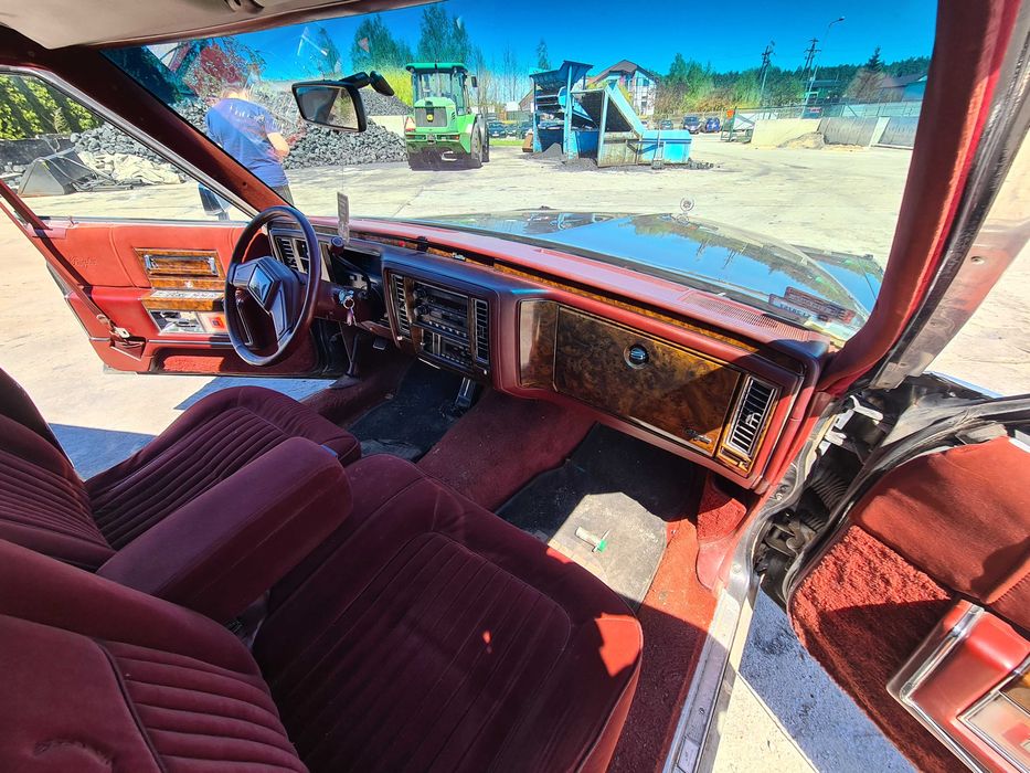 schowek pasażera Cadillac Brougham 1992r