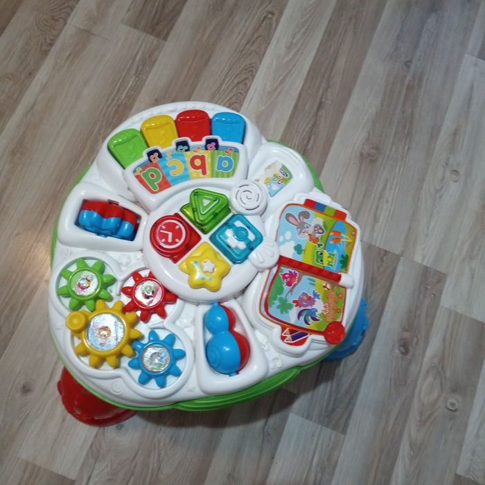 Stolik edukacyjny dla dzieci