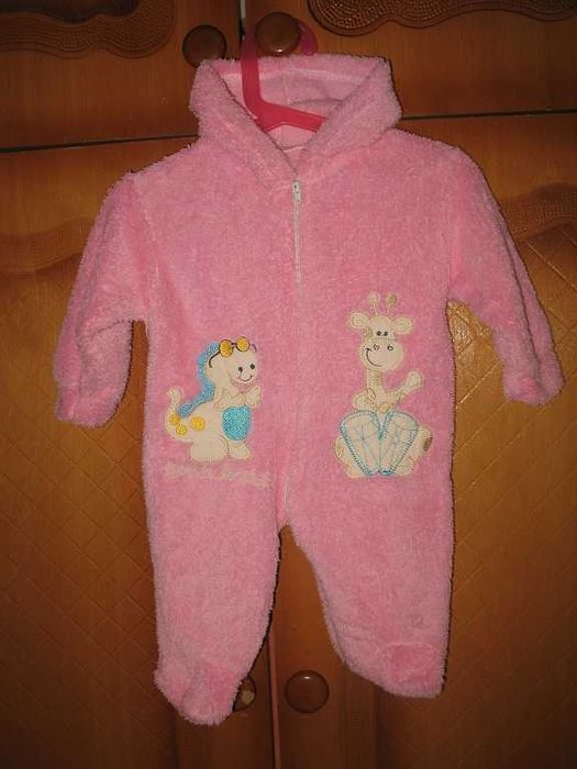 комбинезон и другая одежда  для новорожденных от 1-12 м