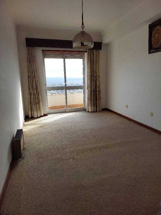 Apartamento T3 c/ garagem