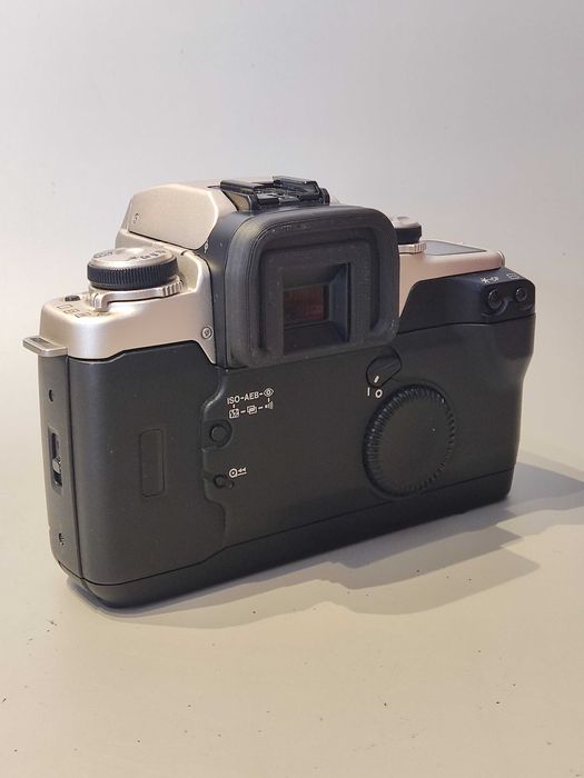 Canon EOS 50E - Câmara Analógica