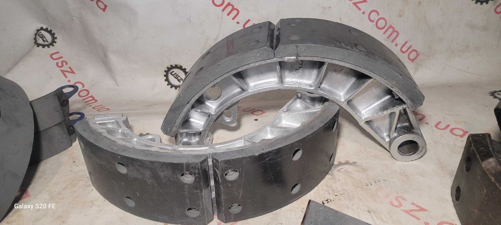 Колодка перед зад  ЗИЛ-131 УАЗ Волга ВАЗ 2123 2108 МОСКВИЧ