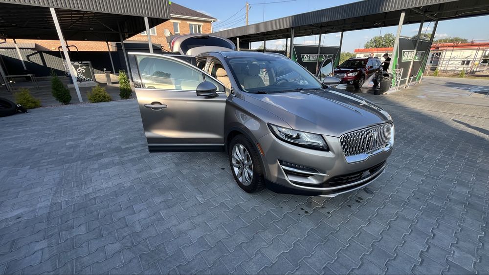 Lincoln MKC 2019 VIN 5LMCJ2C98KUL45197 фото оголошення 8 з 22