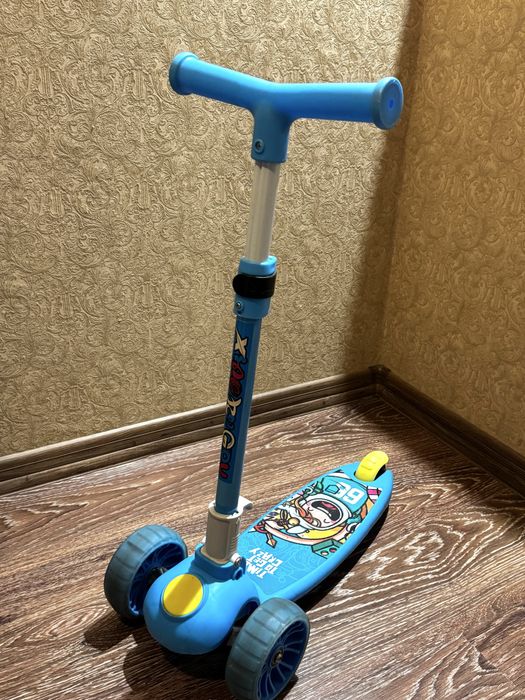 Продам триколісний самокат