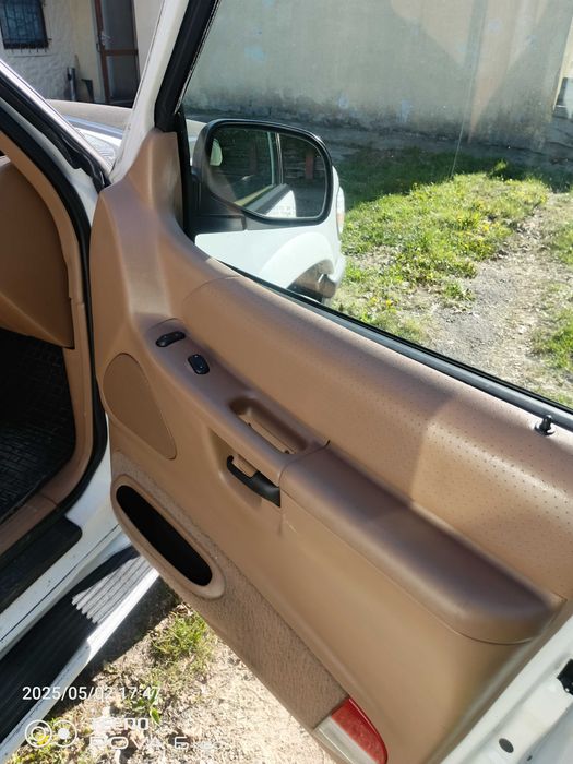 Продаю/Обміняю власний Форд Експлоуер 2 95р. v6 4.0 в гарному стані