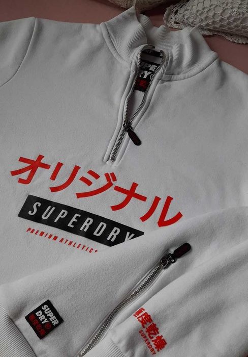 Superdry oryginał logo biała bawełniana bluza czerwone czarne napisy