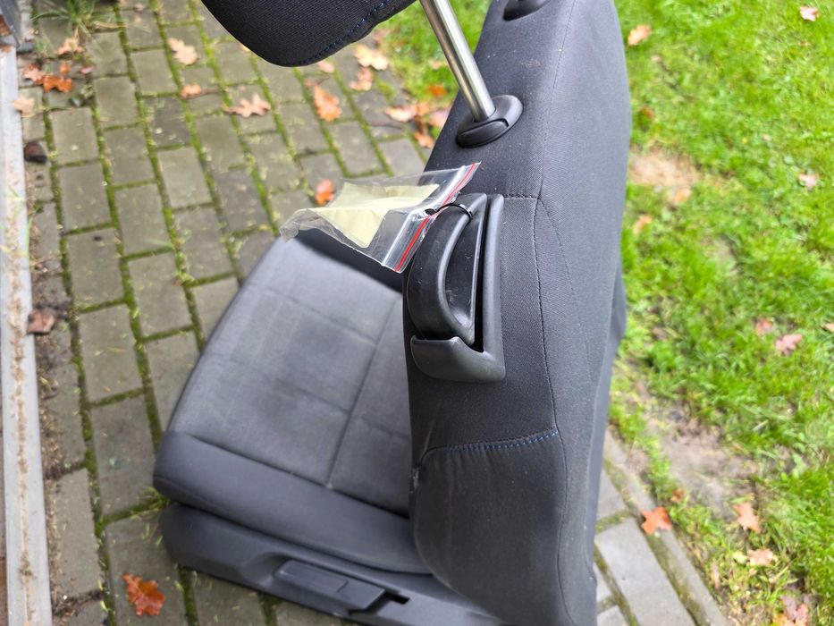 Fotel kierowcy golf IV 3 drzwiowy stan bardzo dobry