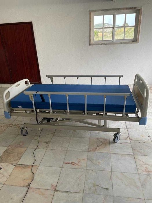 Vende-se Cama Articulada com Colchão anti escaras!