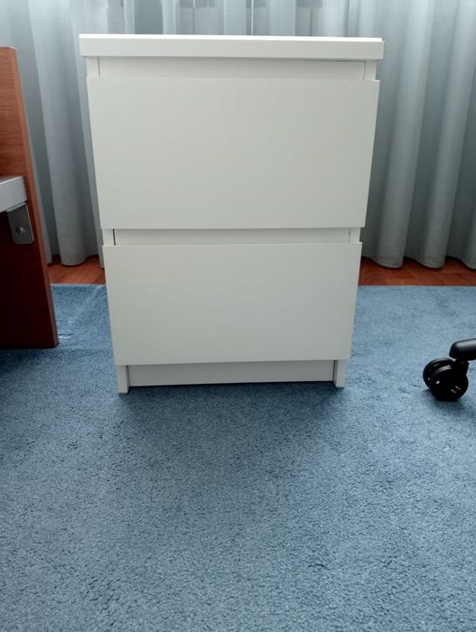 Mesa cabeceira Malm 
Cómoda c/2 gavetas, branco, 40x55 cm