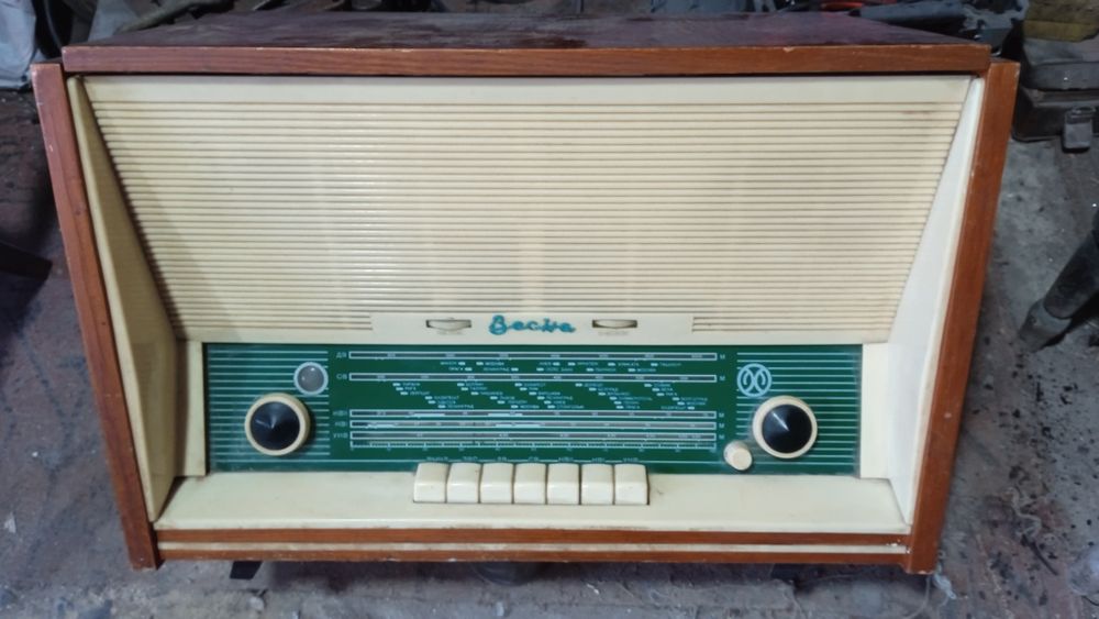 Продам радиолу весна