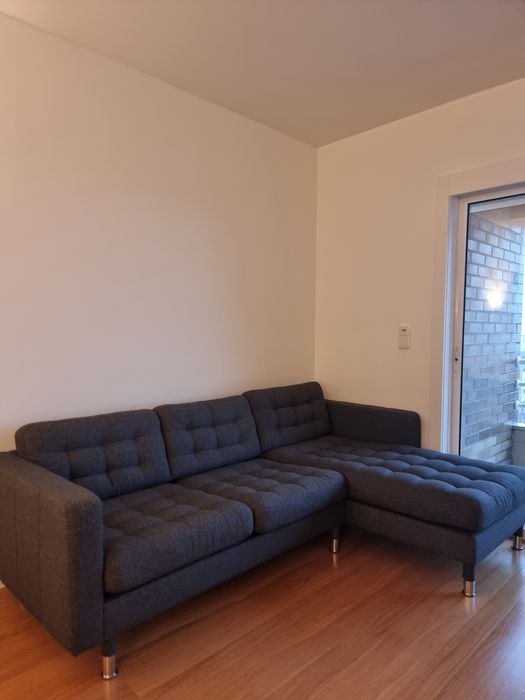 Sofá chaise long Ikea novo