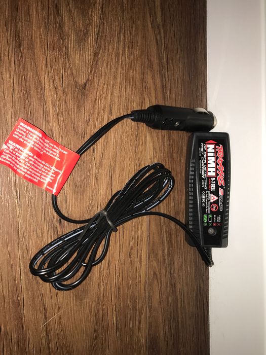 Аккумулятор Traxxas NiMH + Зарядка для NiMH аккумулятора Traxxax 2А