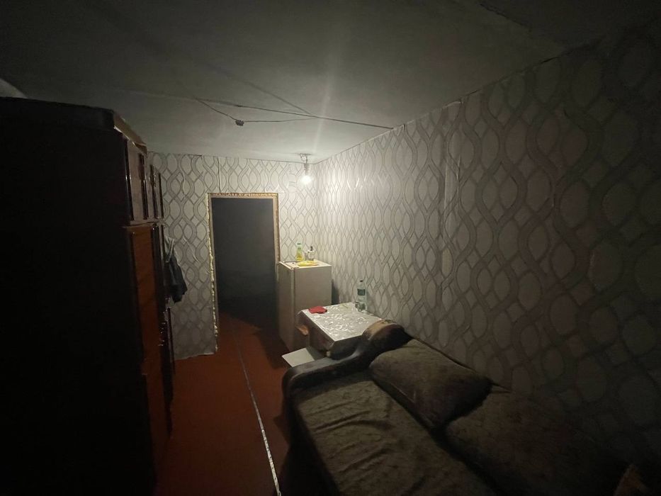 Кімната в гуртожитку по вулиці Нарбутівська