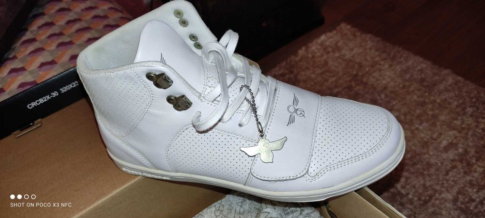 Botas ténis por estrear