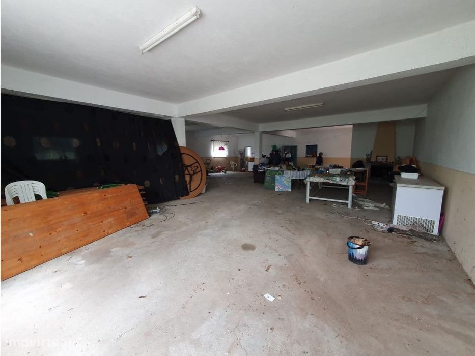 Moradia em Sernancelhe para investimento, com vistas sobre o campo