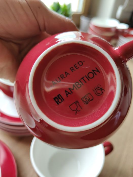 Serwis obiadowy na 12 osób +serwis kawowy 6 osób Ambition