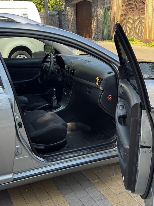 Toyota Avensis T25