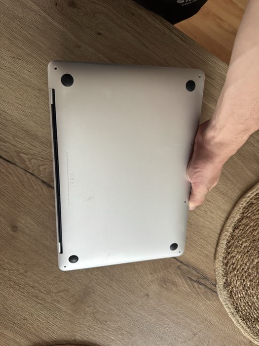 Macbook Pro M1 TouchBar 96% kondycji baterii