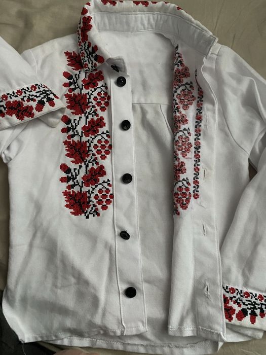 Продам вишиванку в дуже хорошому стані