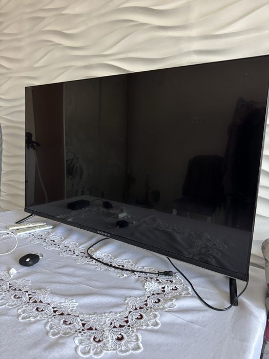 Продам телевізор на запчастини